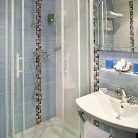 Hotel Aurore Gare De Lyon 3*