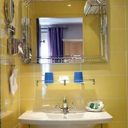 Hotel Aurore Gare De Lyon 3*