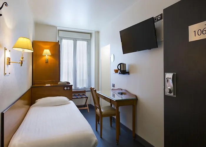 Hotel Aurore Gare De Lyon 3*